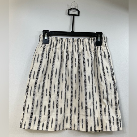 J. Crew Dresses & Skirts - J Crew Stylish Black and White Patterned Ikat Sidewalk Cotton Skirt Size 0